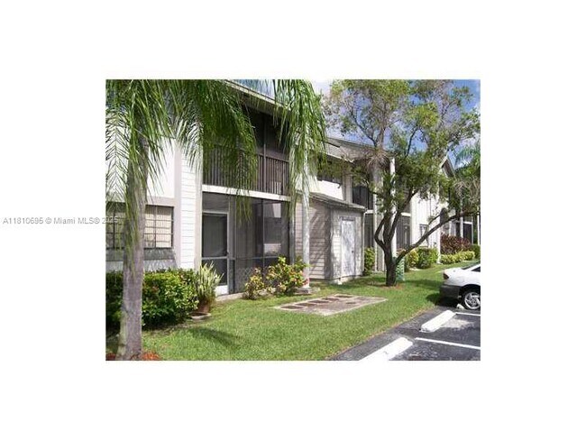 Foto del edificio - 444 NE 206th Ln