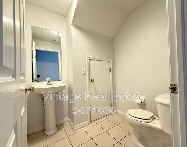 Foto del edificio - 254 Castlekeeper Pl
