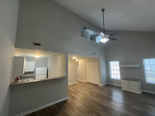 Photo - Welcome to Sequoia Place! Apartment