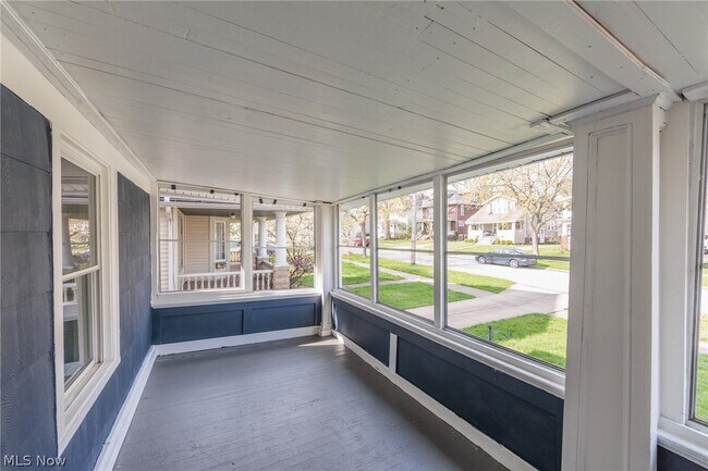 Foto del edificio - 1519 Ridgewood Ave