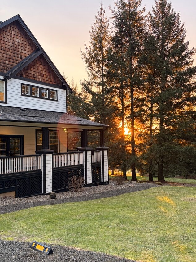 Building Photo - 6030 Fern Hill Rd