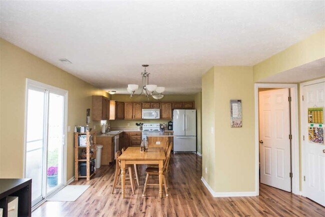 Foto del edificio - 4 Bedroom 2.5 Bath Home