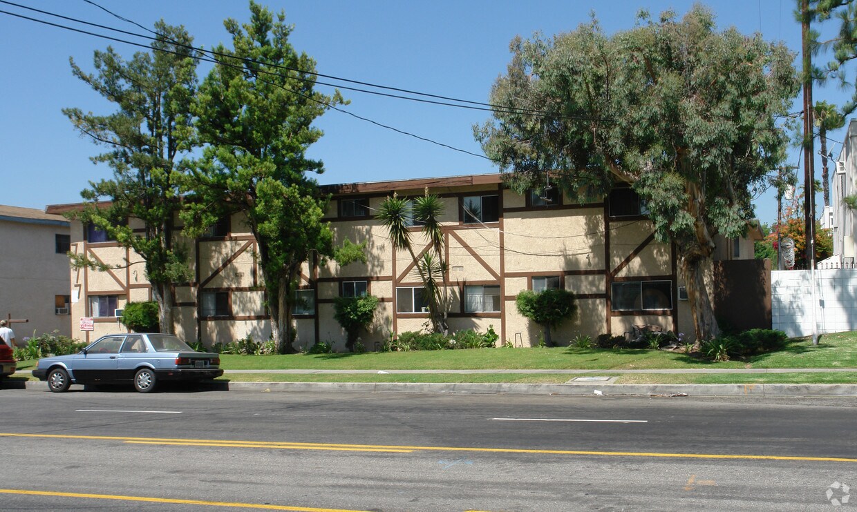 Foto del edificio - 7117 Coldwater Canyon Ave