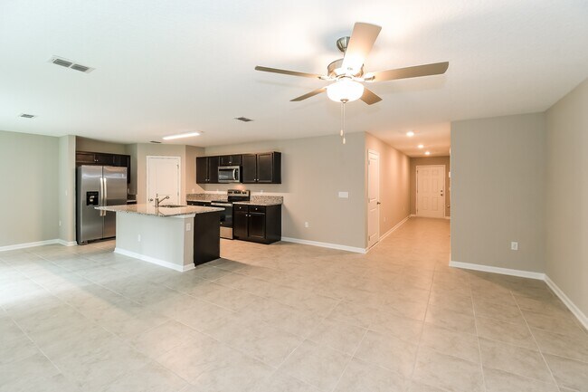 Foto del edificio - 9148 Udell Ln