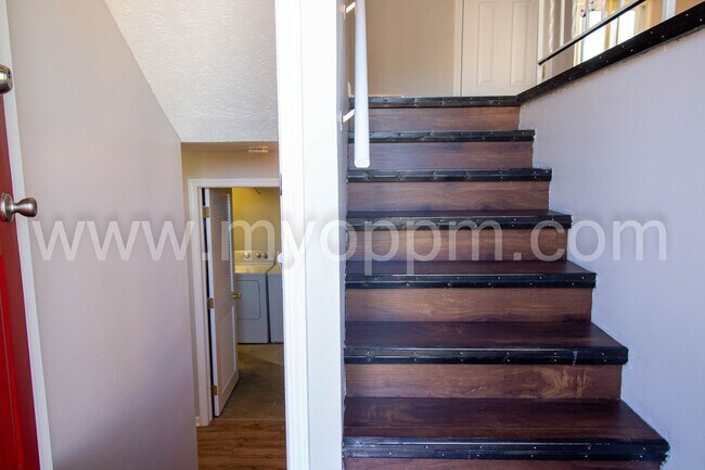 Building Photo - Beautiful Home for Rent in Millard