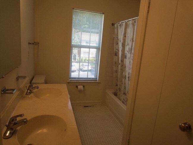 Building Photo - 1663 Independence Ct