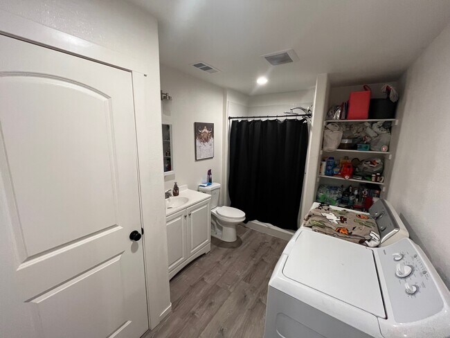 Foto del edificio - 125 N Walnut Ave