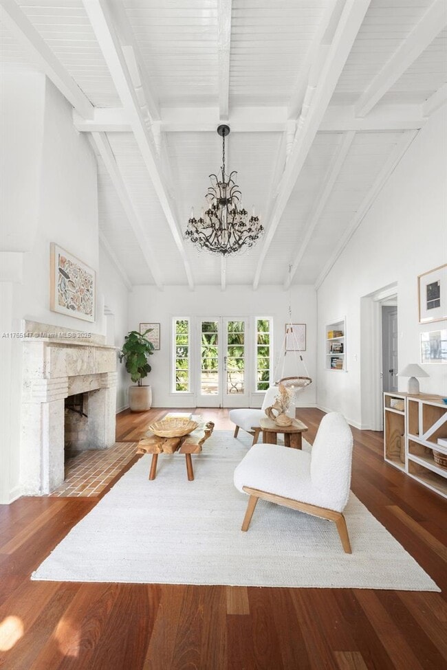 Foto del edificio - 641 NE 57th St