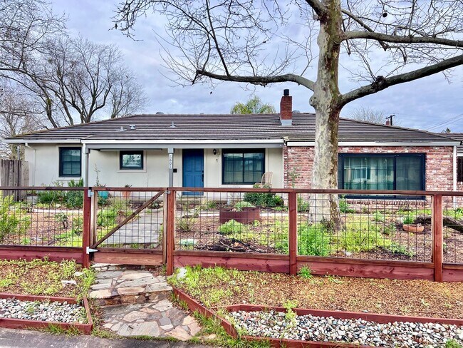 Photo - 3 Bed / 1.5 Bath | Thornwood Terrace Home ...