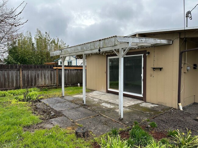 Foto del edificio - Beautifully updated 2 bedroom 1 bath home ...