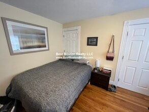 Building Photo - 5-7 Blake St. Unit 4