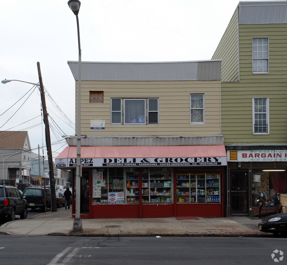 Building Photo - 446 Avenue C