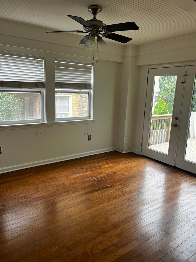 Building Photo - 87 E Park Pl