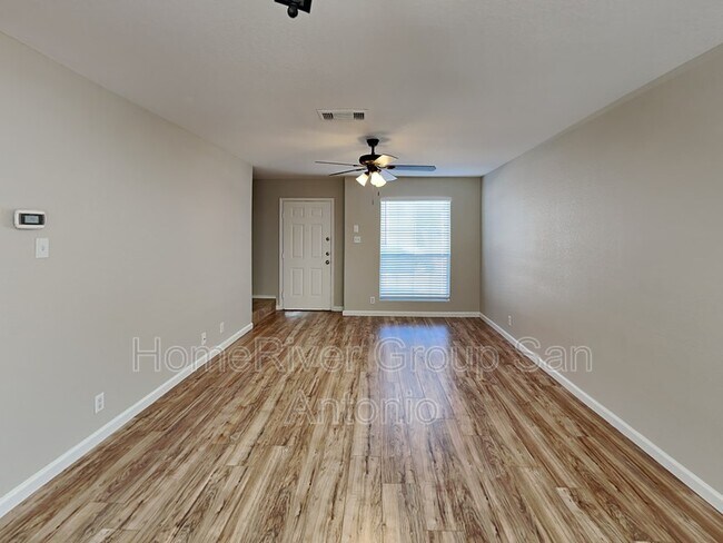 Foto del edificio - 8220 Grand Bend