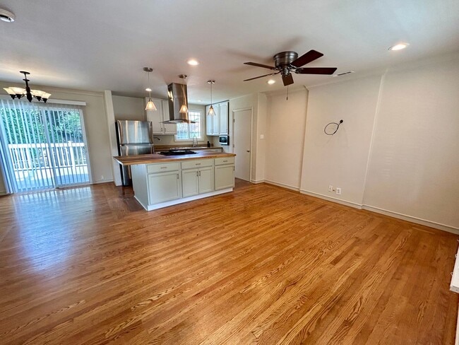 Building Photo - Exceptional Single Family House for Rent!