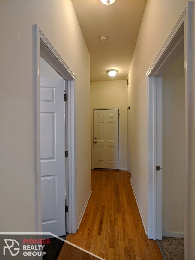 Foto del edificio - 1816 N Milwaukee Ave