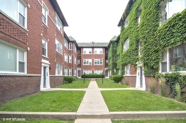 Building Photo - 4654 N St Louis Ave