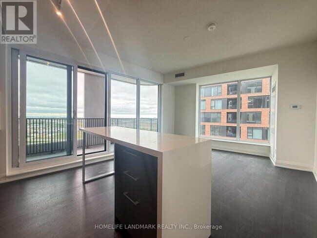 Building Photo - 56 Andre de Grasse St