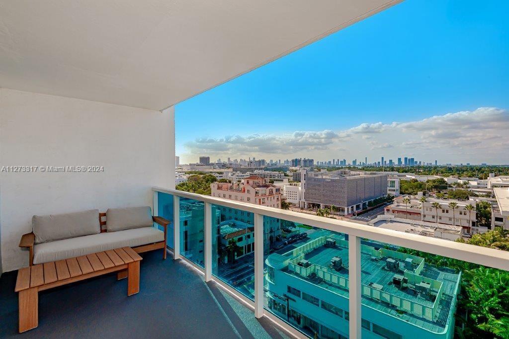 Foto principal - 2301 Collins Ave