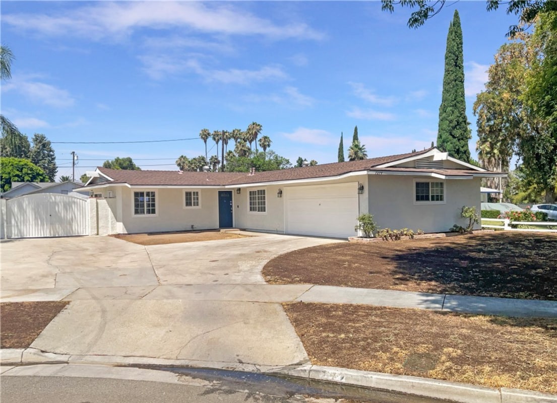 Primary Photo - 7254 Nixon Dr