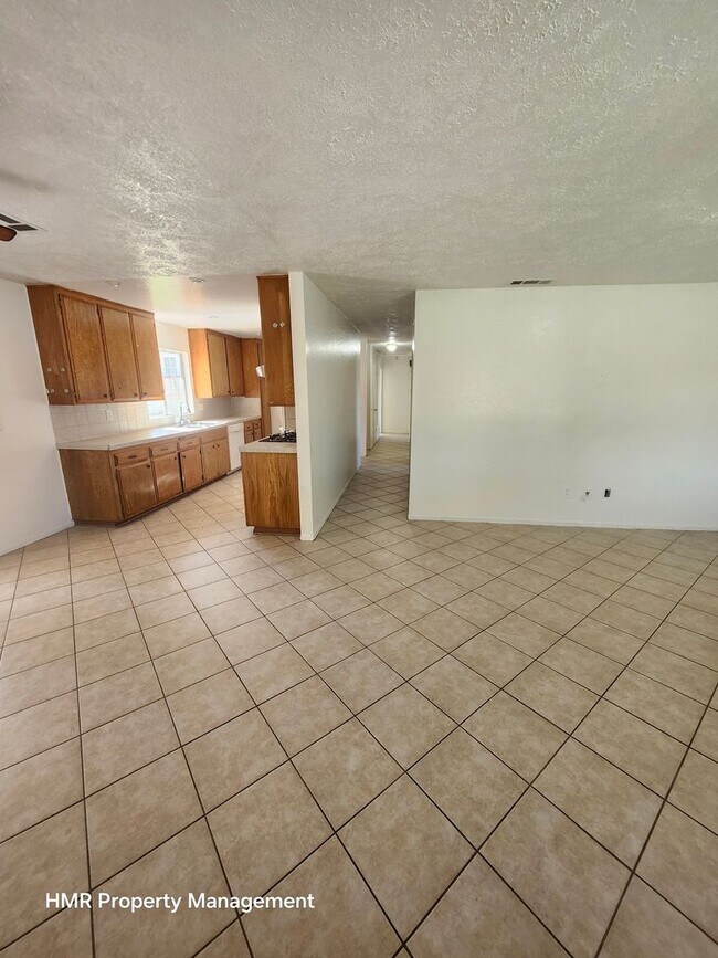 Building Photo - Beautiful House Norco