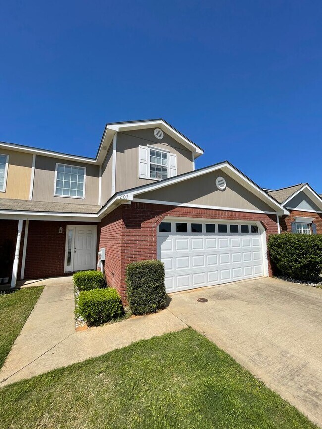 Building Photo - 207 Camden Dr