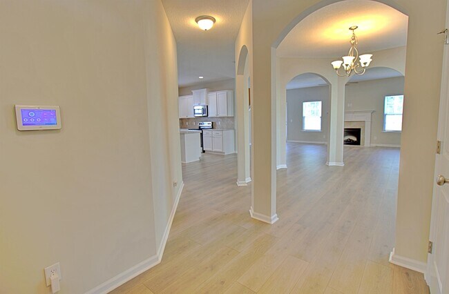Building Photo - 35 Cassels Ct