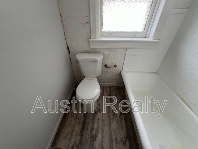 Foto del edificio - 324 N.Newstead
