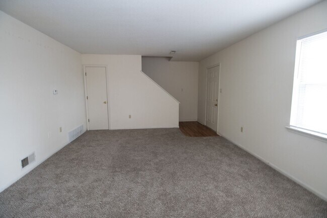 Building Photo - 4819 E. Meadow Lark Lane