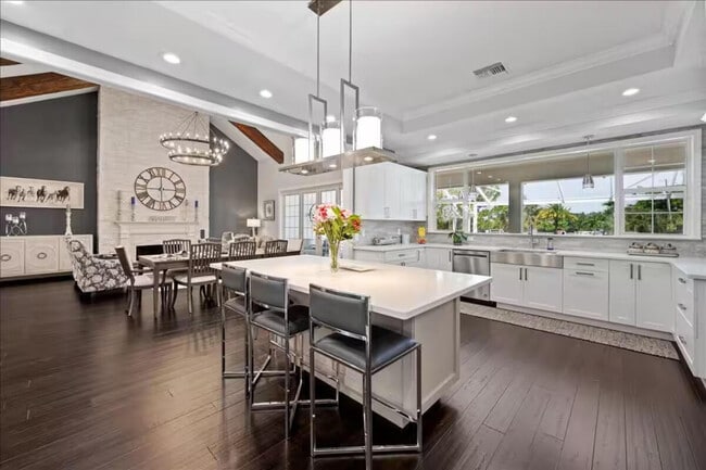 Foto del edificio - 1702 Clydesdale Ave