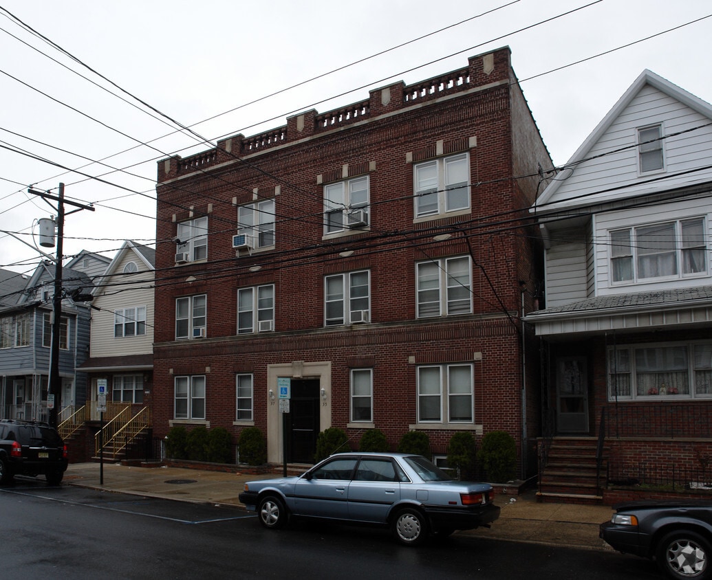 Primary Photo - 35-37 W 29th St