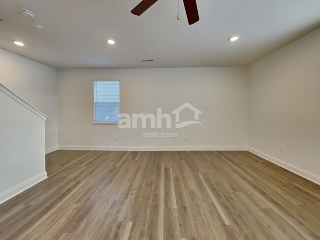 Foto del edificio - 980 Heritage Blvd