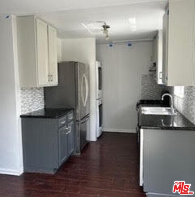 Foto del edificio - 5529 Cartwright Ave