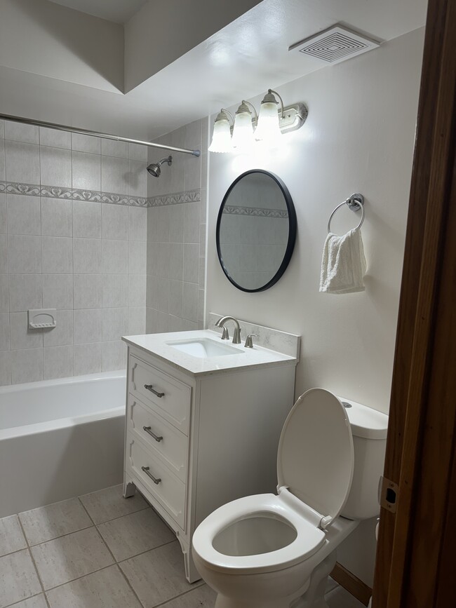 Foto del edificio - 9907 W 58th St