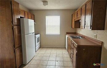 Building Photo - 306 Erby Ave