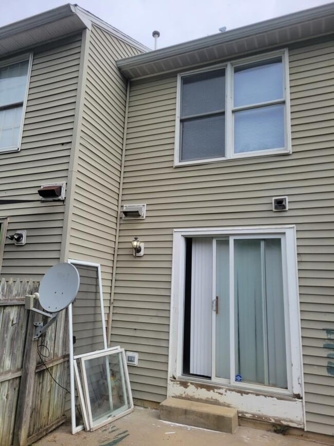 Building Photo - 176 Parma Ave