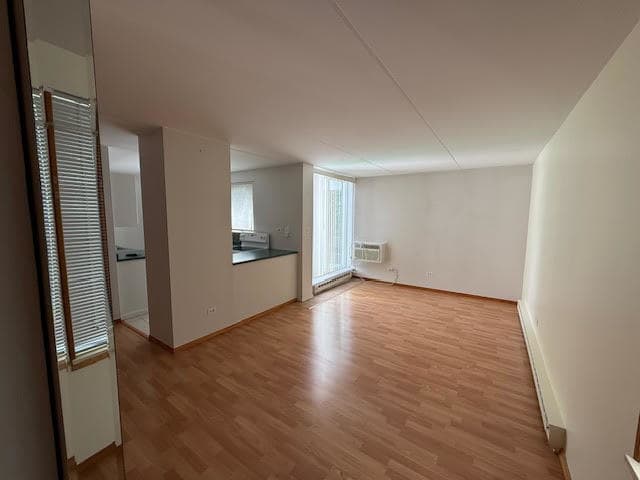 Foto del edificio - 338 W Miner St
