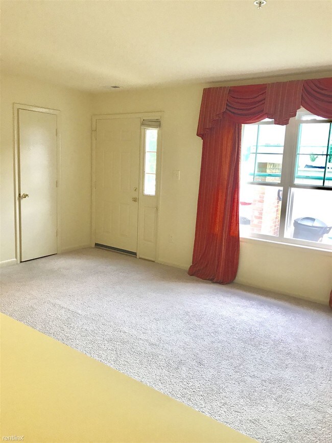 Foto del edificio - 8028 Harbor Tree Way