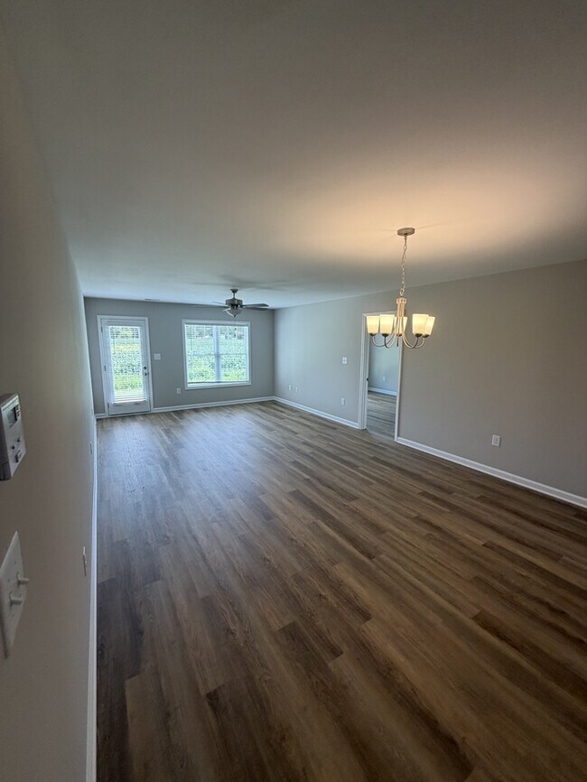 Foto del edificio - 833 Middleton Rd