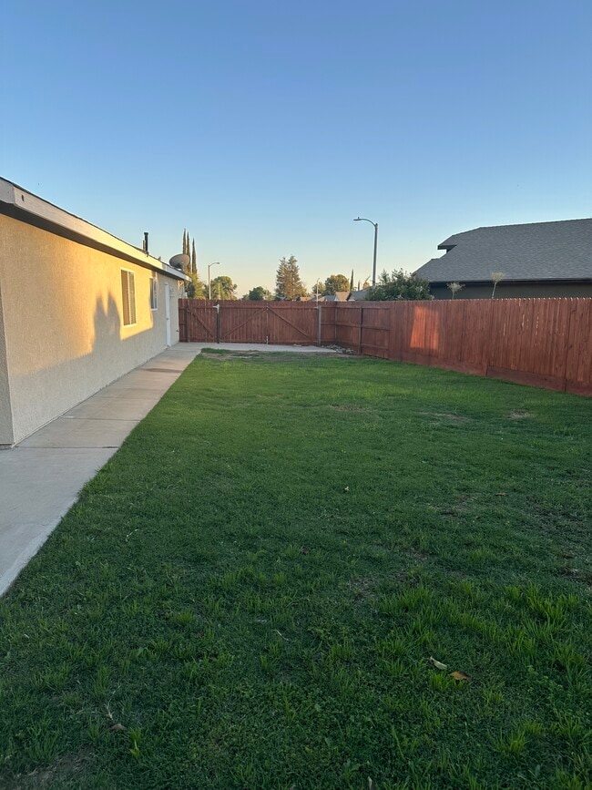 Building Photo - 2154 Berryhill Ave
