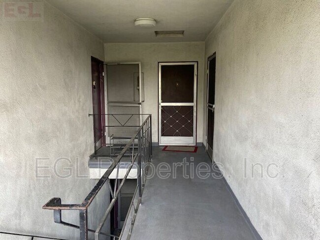 Building Photo - 1168 N Curson Ave