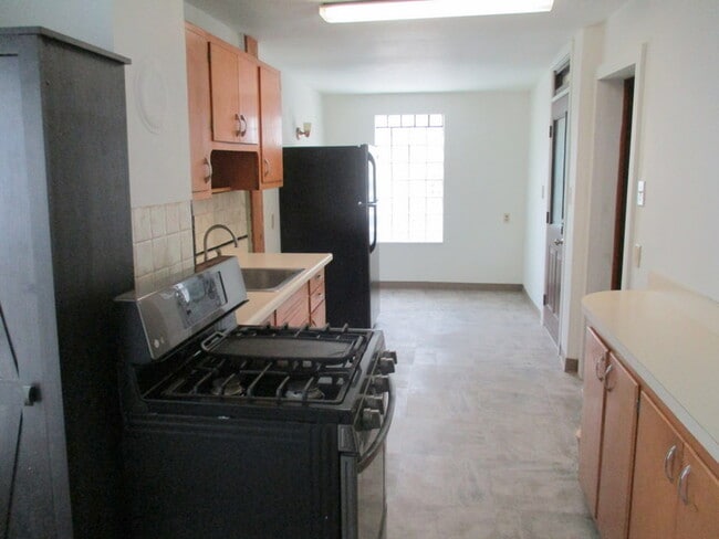 Building Photo - 534 Glenwood Ave