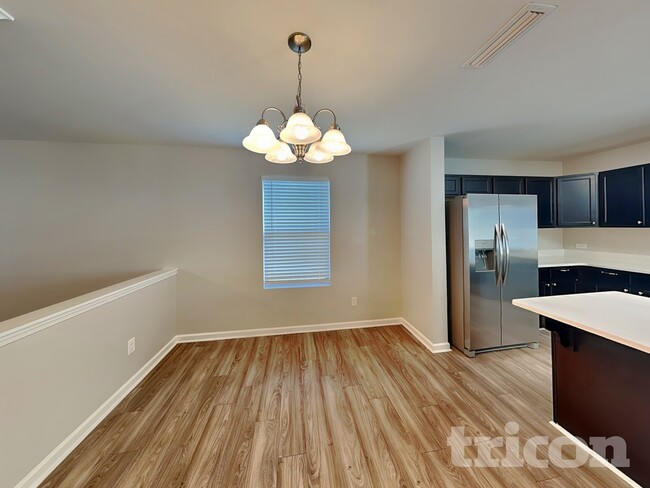 Building Photo - 1980 Clear Brook Dr