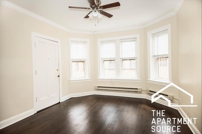 Foto del edificio - 3821 N Greenview Ave