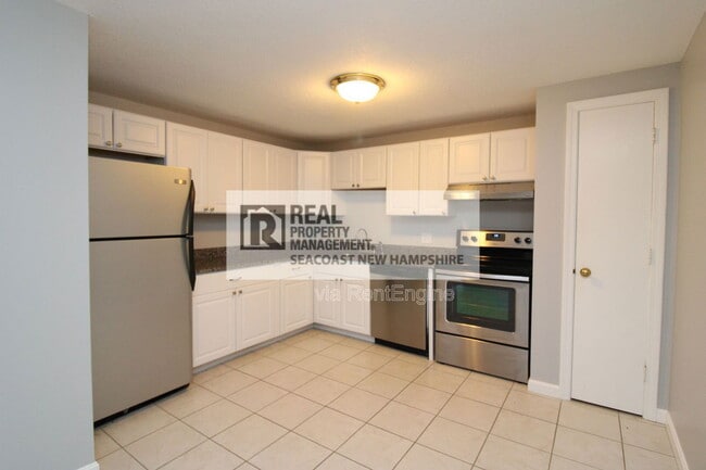 Building Photo - 912 White Cedar Blvd