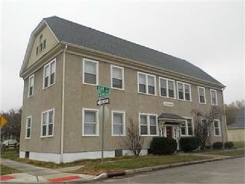 Building Photo - 406 Oak St