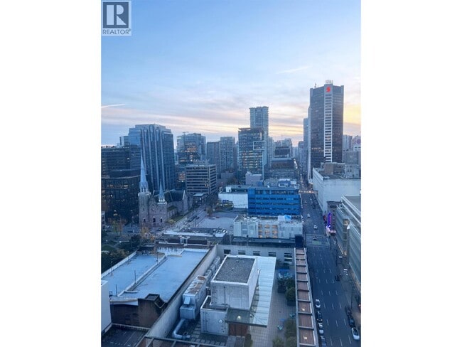 Building Photo - 438 Seymour St