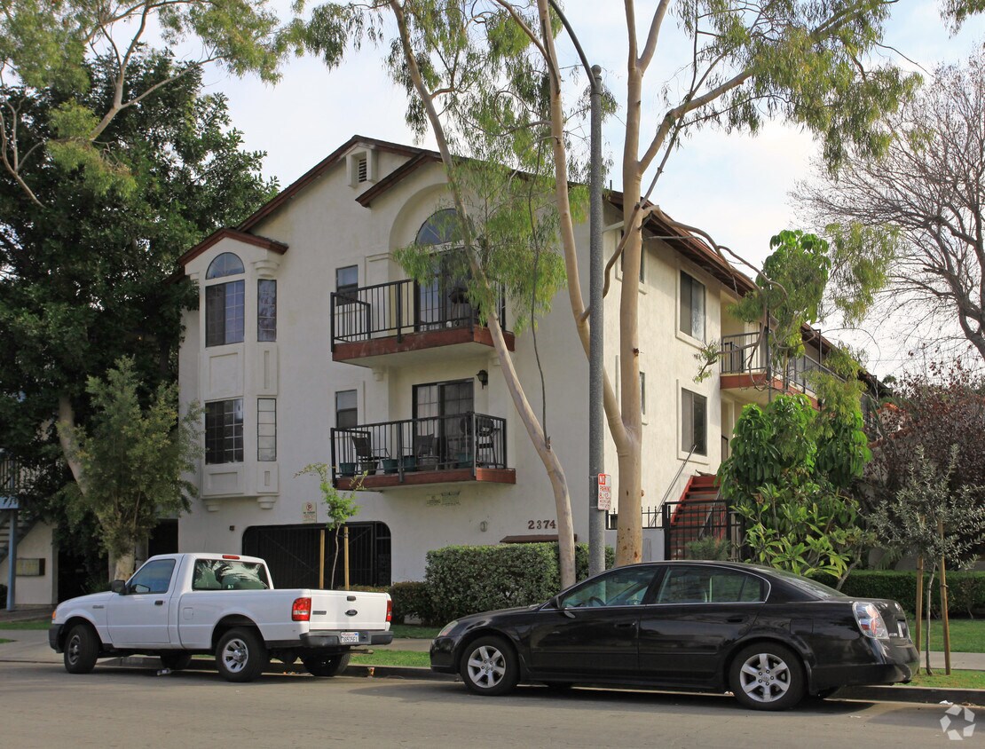 Primary Photo - 2374 Cedar Ave