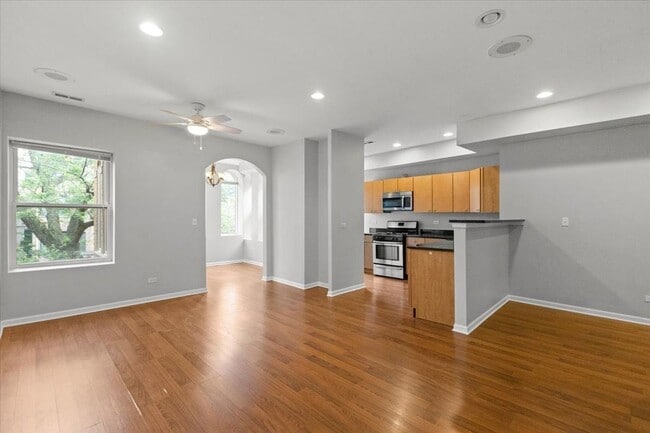 Foto del edificio - 7717 N Marshfield Ave