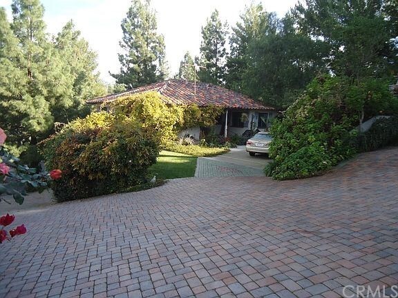 Foto principal - 1102 Country Hills Dr
